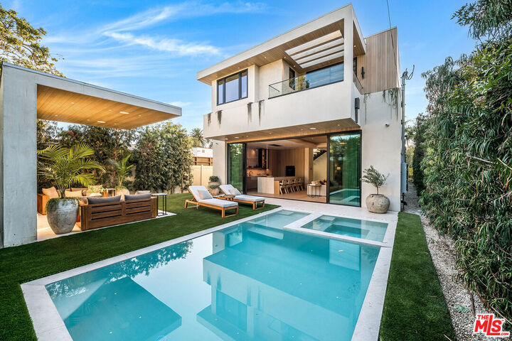 524 N Sierra Bonita Ave  Los Angeles CA 90036 photo