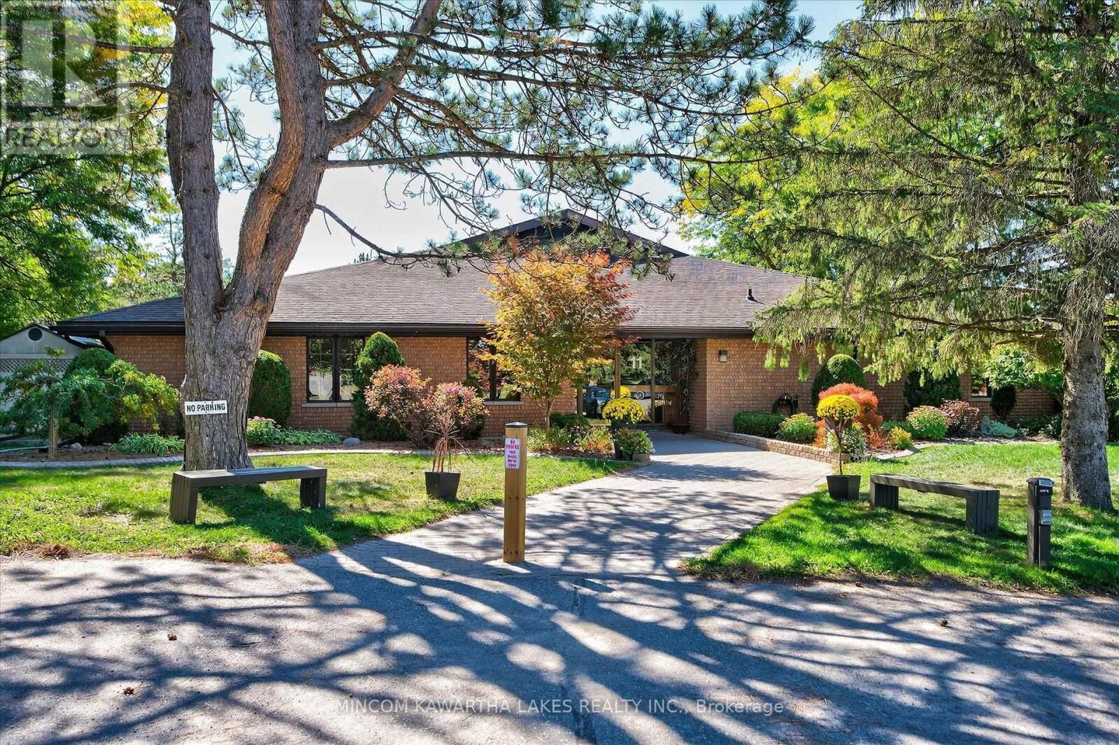 Property Photo: 11 Paddock Wood 6 ON K9H 7H2