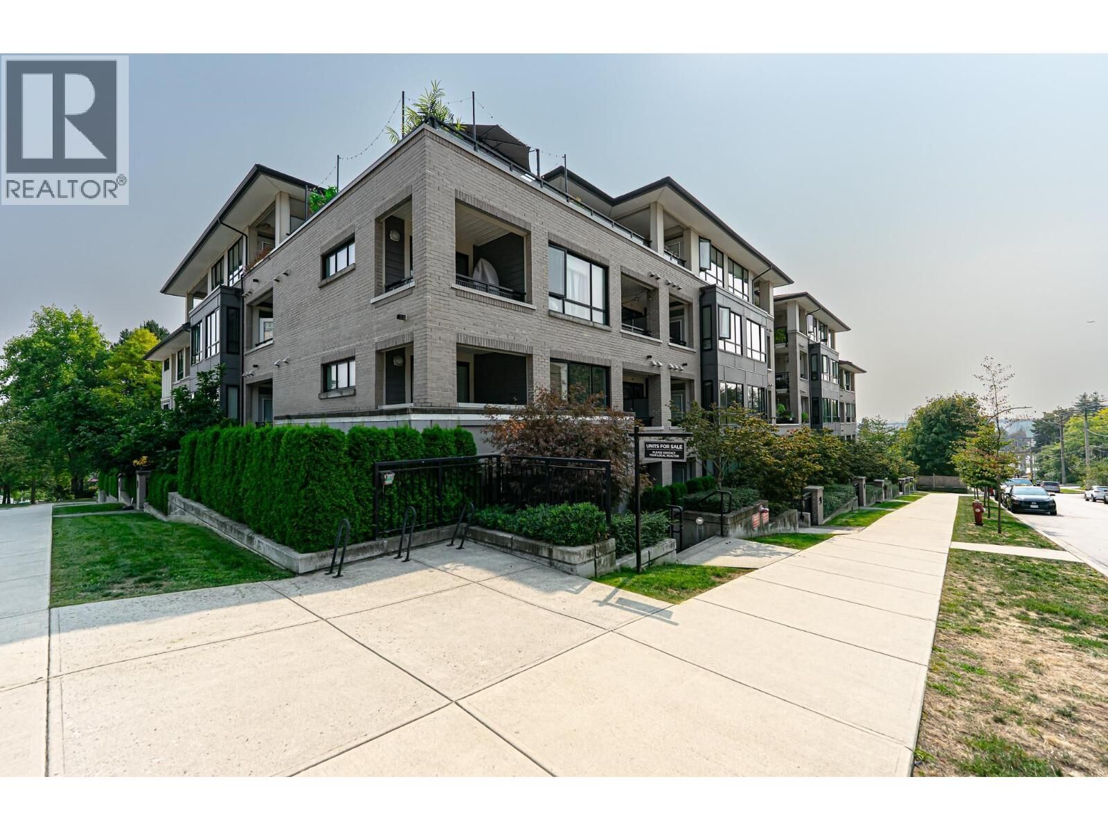 Property Photo: 1306 Fifth Avenue Ph-03 BC V3M 0K5