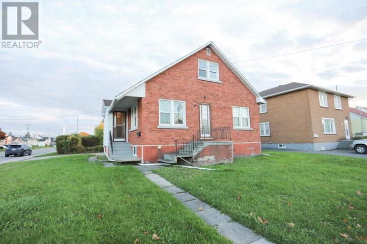 Photo de la propriété:  175 Henrietta Ave  ON P6C 2A2 