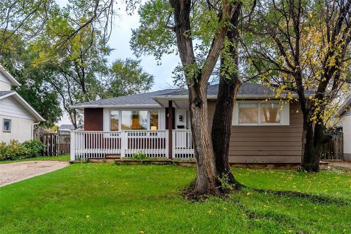 Property Photo:  46 Sawchuk Bay  MB R2K 3P5