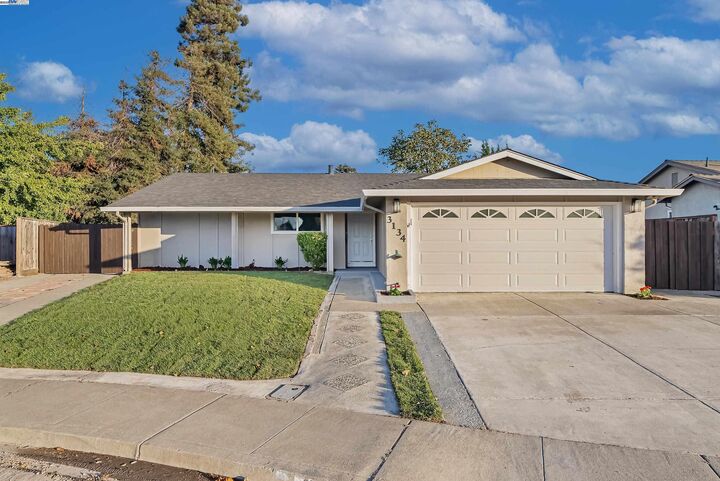 Property Photo:  3134 Warwick Rd  CA 94555 