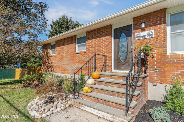 Property Photo:  43 Oliver Avenue  NY 12203 