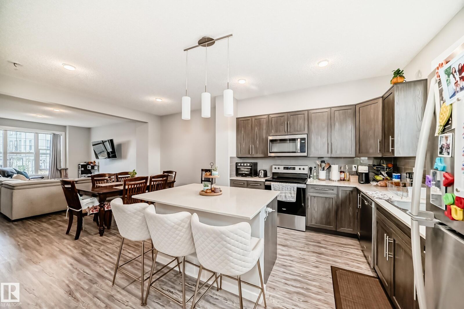 Property Photo:  2609 Maple Way NW  AB T6T 2K1