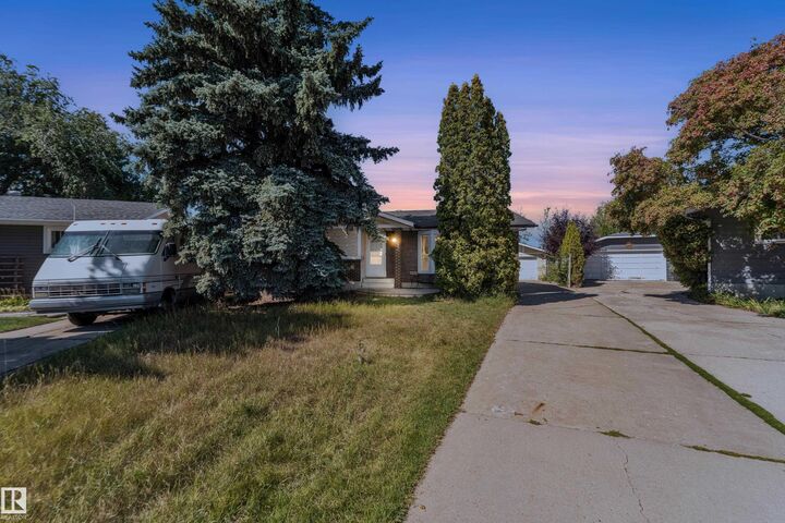 Property Photo:  4240 86 Street NW  AB T6K 1C4 