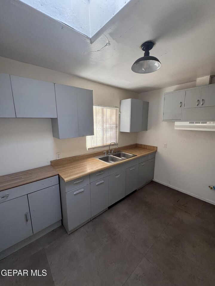Property Photo: 521 Alicia Drive TX 79905