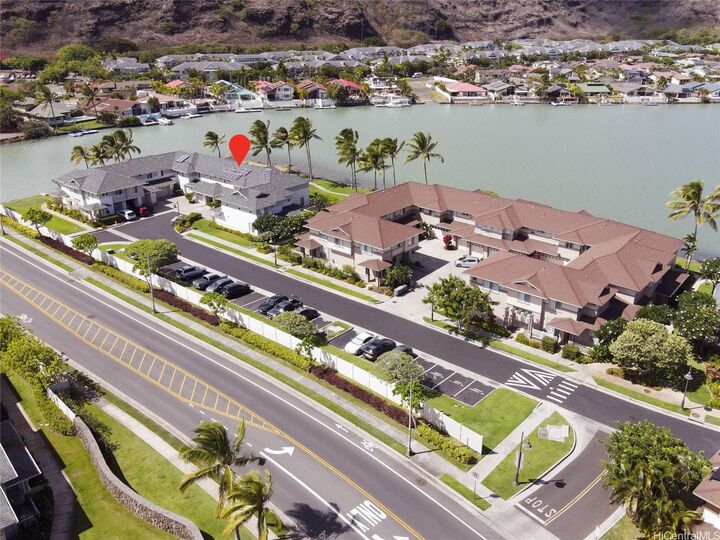 Property Photo: 580 Lunalilo Home Road B3403 HI 96825