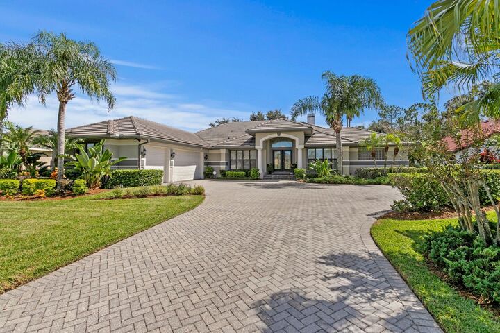 Property Photo:  10506 Cory Lake Drive  FL 33647