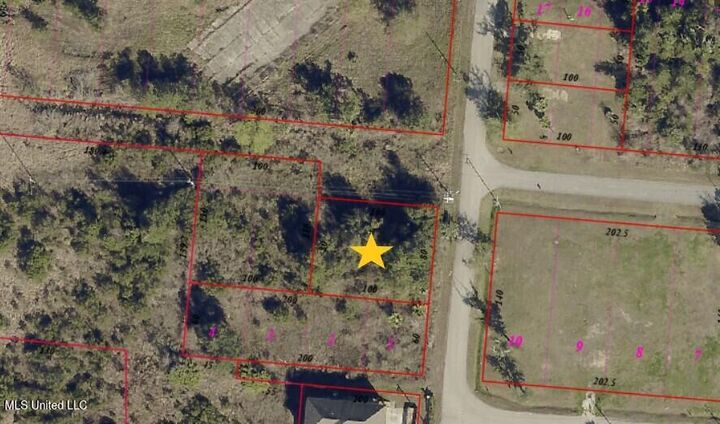 Property Photo: 3rd Avenue Avenue MS 39571