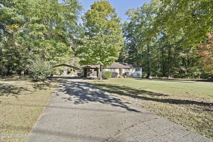 Property Photo:  894 Chapman Drive  GA 31211 