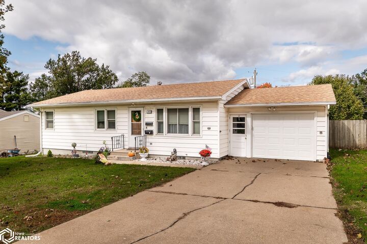 103 W South Street  Marshalltown IA 50158 photo