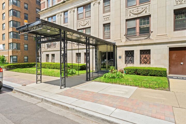 Property Photo: 5000 N Marine Drive 7D IL 60640