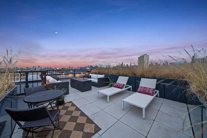 Property Photo:  1648 W Division Street 407  IL 60622
