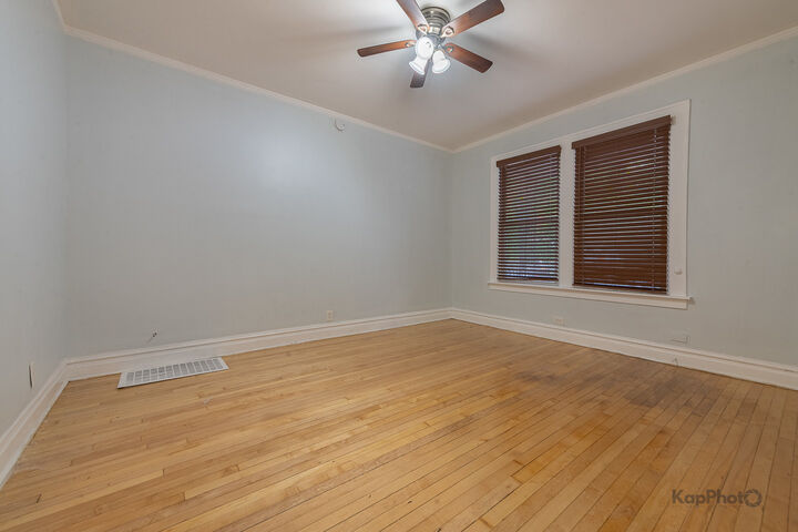 Property Photo:  3311 N Kostner Avenue  IL 60641