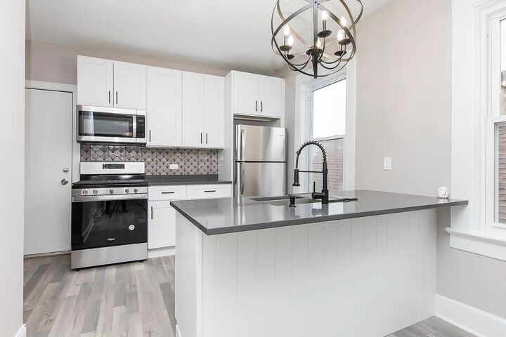 Property Photo:  2015 N Bingham Street  IL 60647 