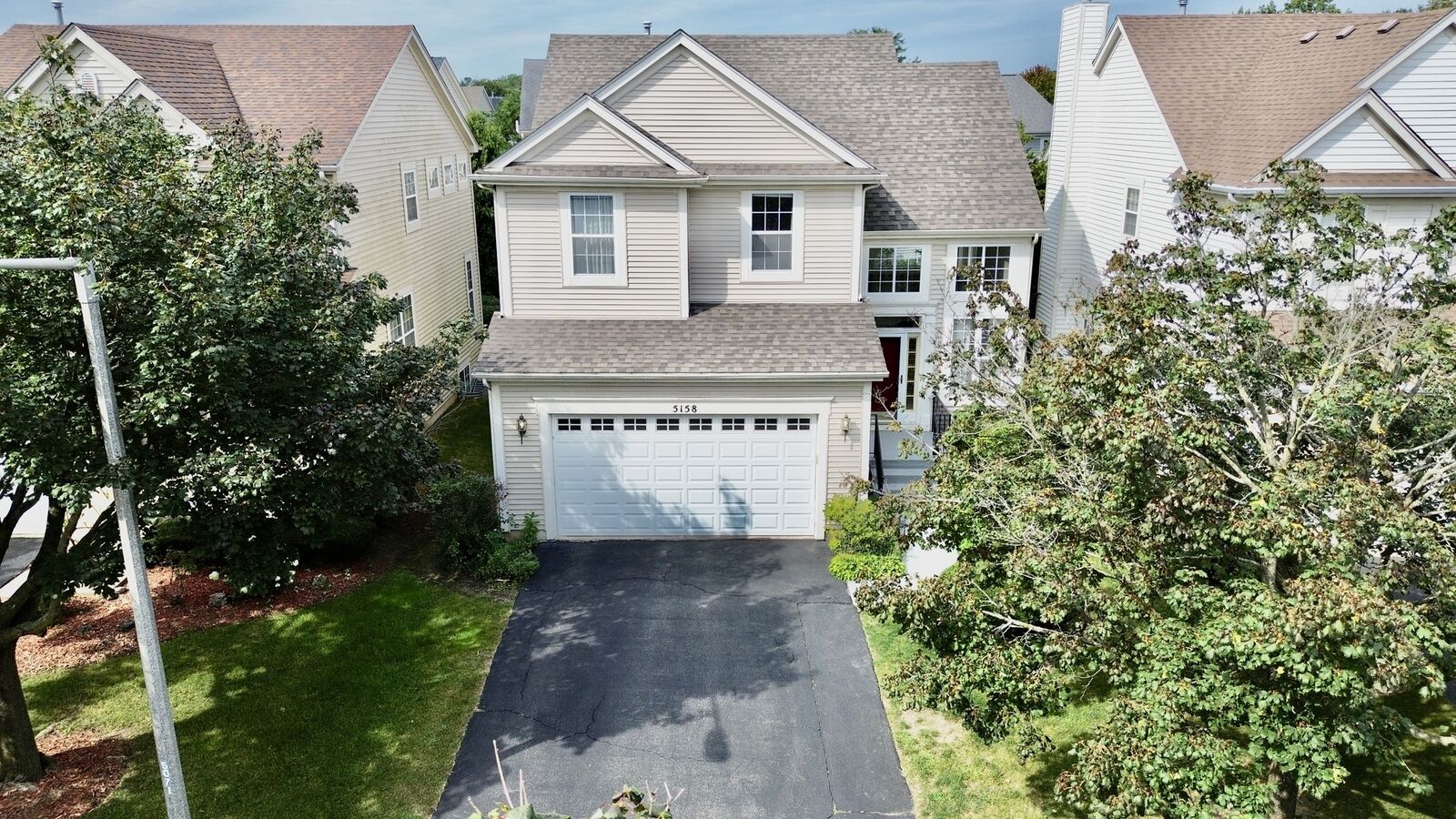 Property Photo: 5158 Ashley Circle IL 60532