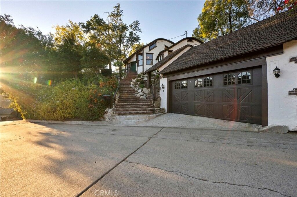 Property Photo: 1855 Verdugo Knolls CA 91208