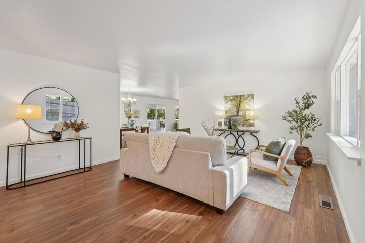 Property Photo:  895 Hidden Way  CA 95667