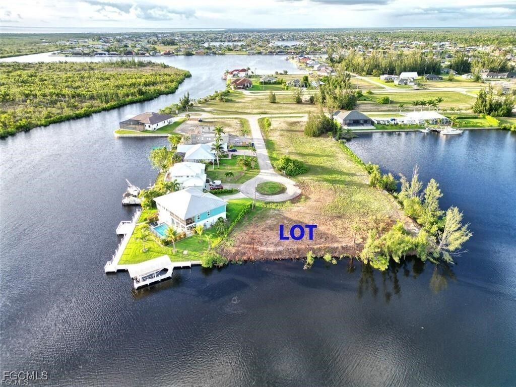 Property Photo: 2302 NW 44th Place FL 33993