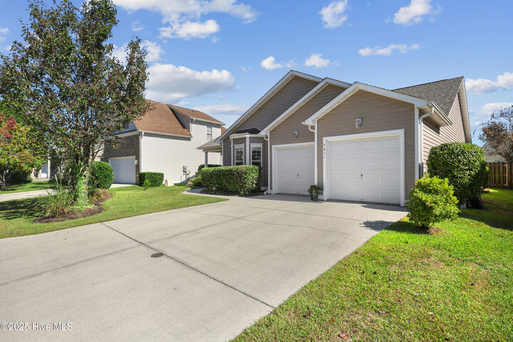 Property Photo:  4621 Pineview Drive  NC 28412 