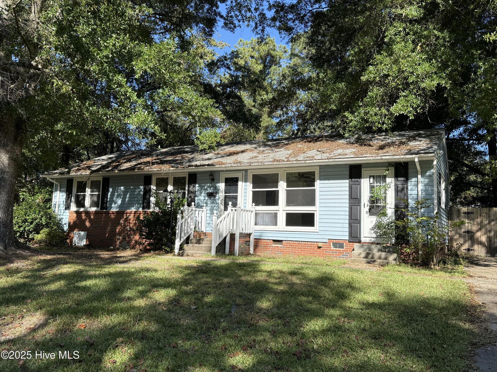 Property Photo:  809 River Street  NC 28540 