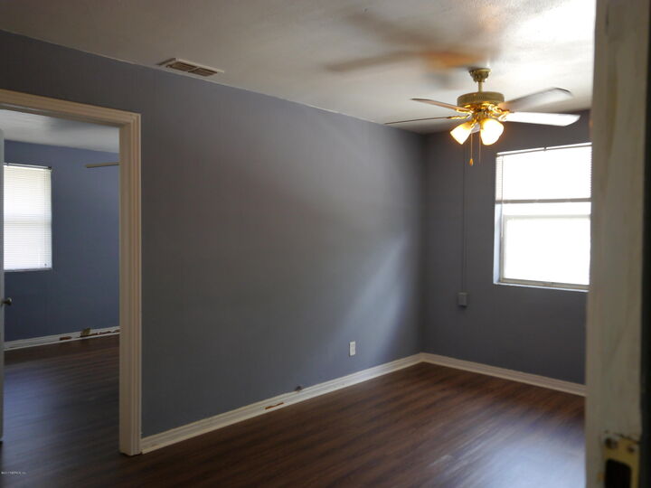 Property Photo: 2153 Post Street 4 FL 32204