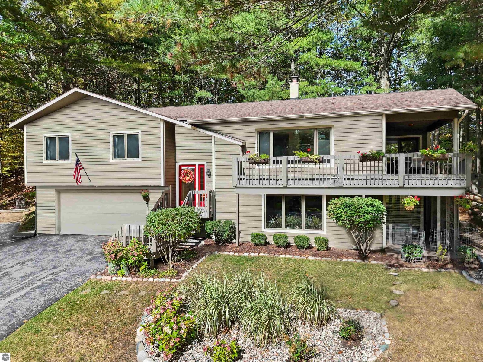 Property Photo:  2221 Kaukauna Court  MI 49686 