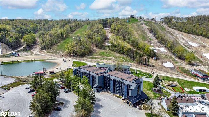 Property Photo: 80 Horseshoe Boulevard 503 ON L4M 4Y8