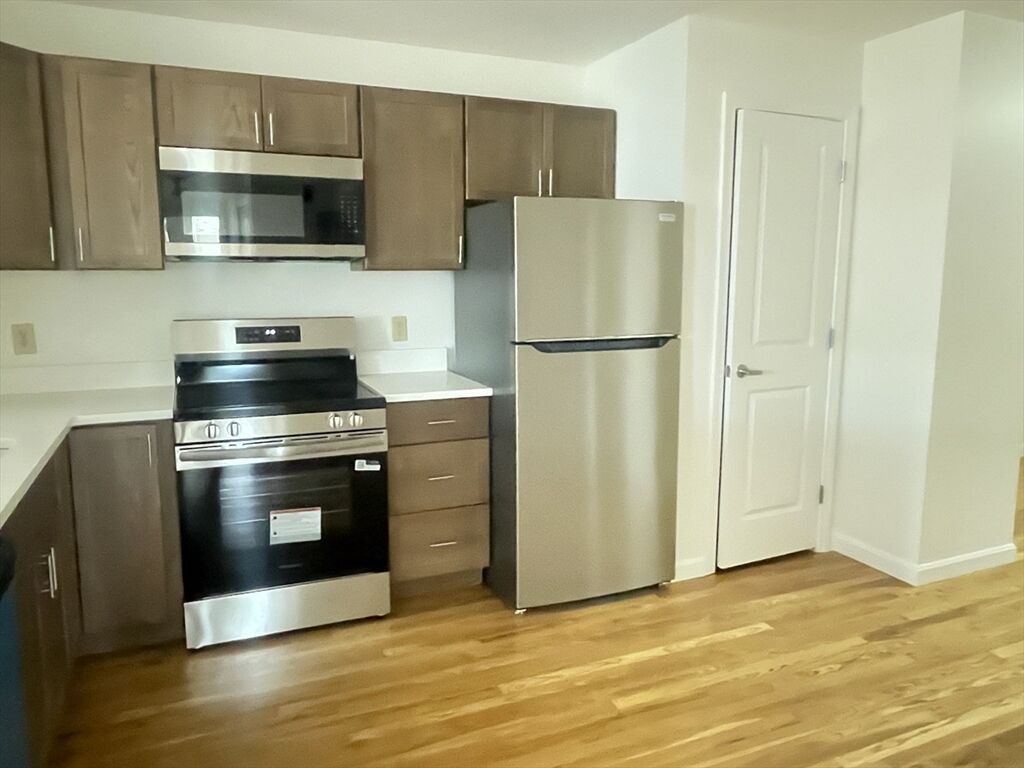 Property Photo:  170 Oxford St 503  MA 01901 