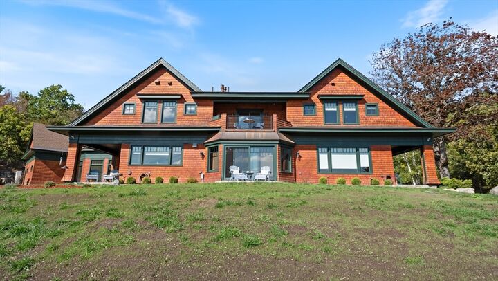 Property Photo:  254 Middle Rd  MA 01922