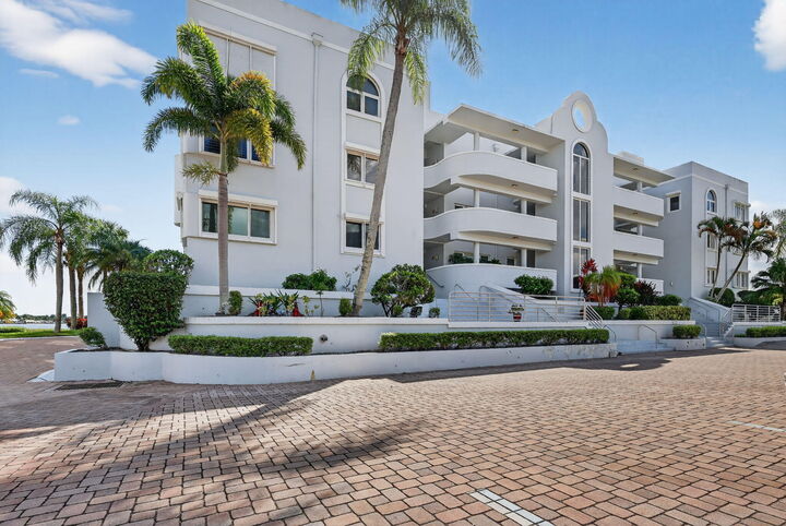 Property Photo:  1150 SW Chapman Way 308  FL 34990