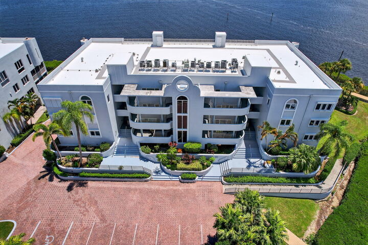 Property Photo: 1150 SW Chapman Way 308 FL 34990