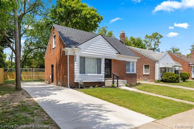 Property Photo:  18231 Stahelin Avenue  MI 48219