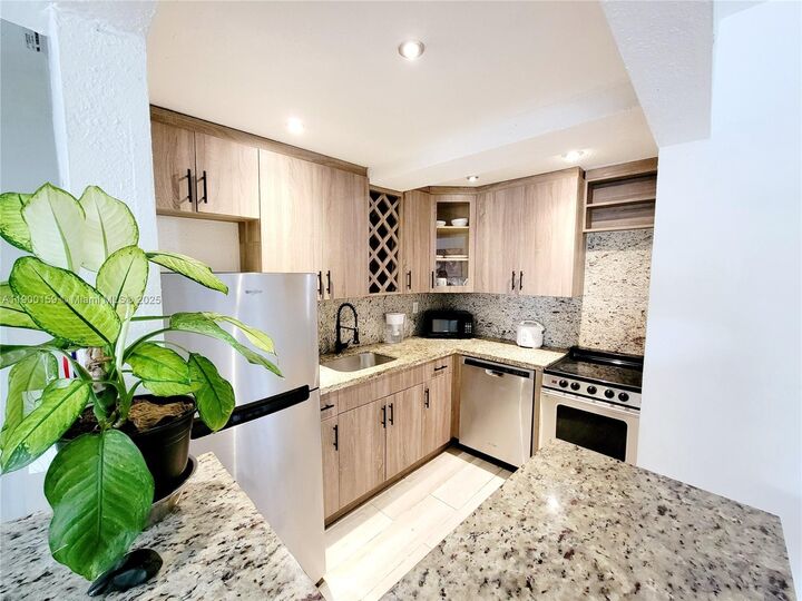 Property Photo:  8609 SW 68th Ct 5  FL 33156