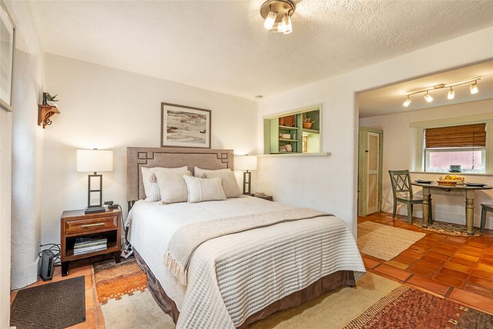 Property Photo:  132 1/2 Duran C  NM 87501 