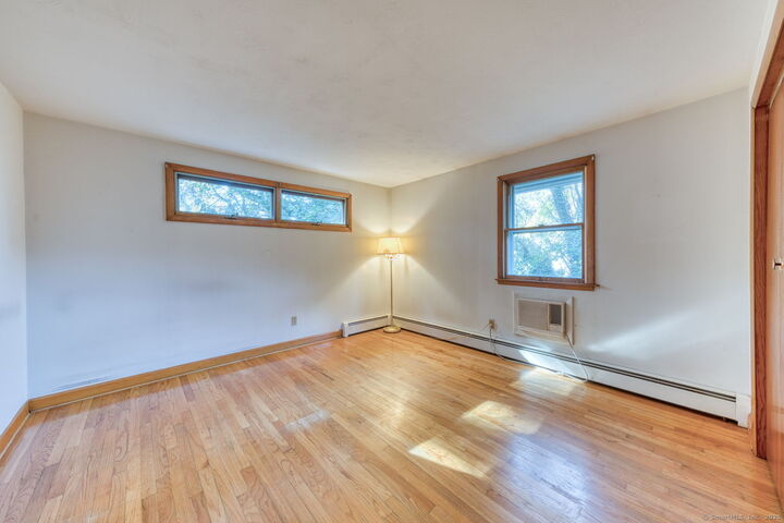 Property Photo:  4 Harding Street  CT 06040 