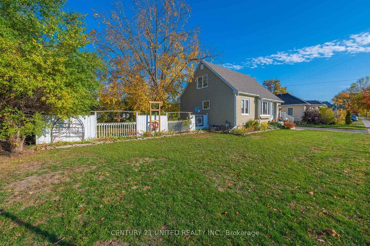 Property Photo:  498 Howden Street  ON K9J 4B3