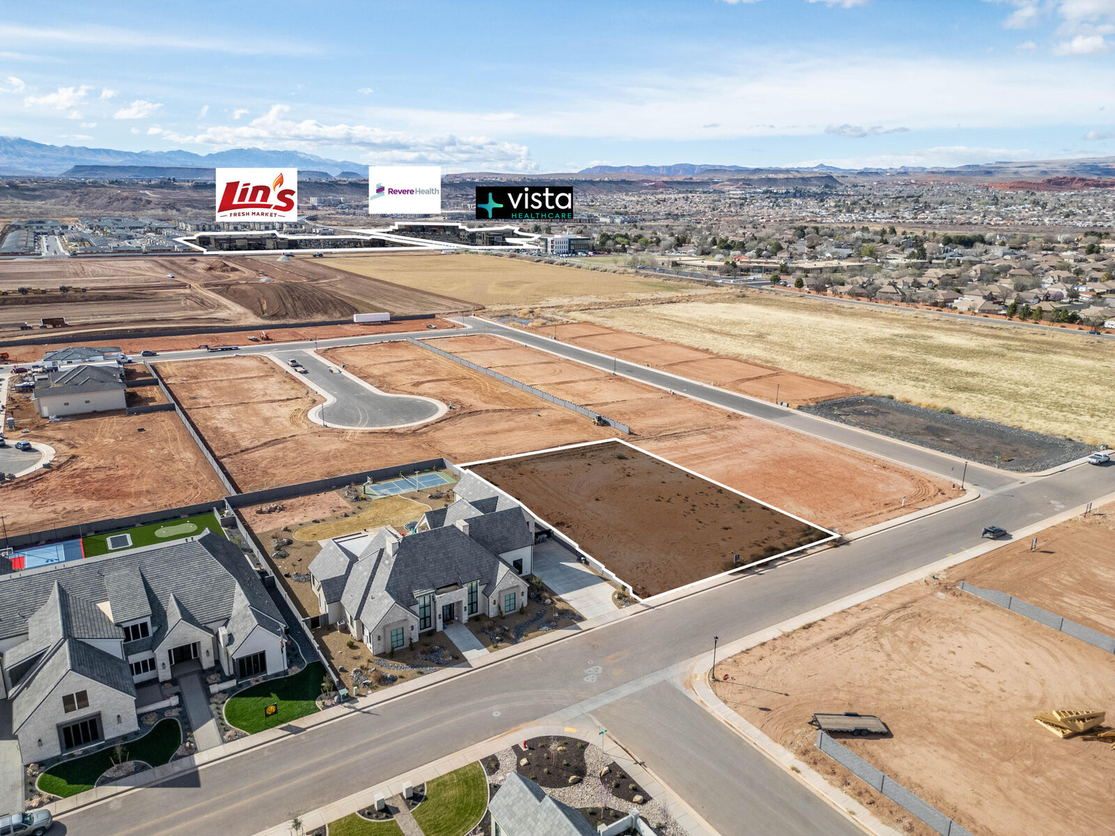 Property Photo: 2744 S Leaf Ln UT 84780