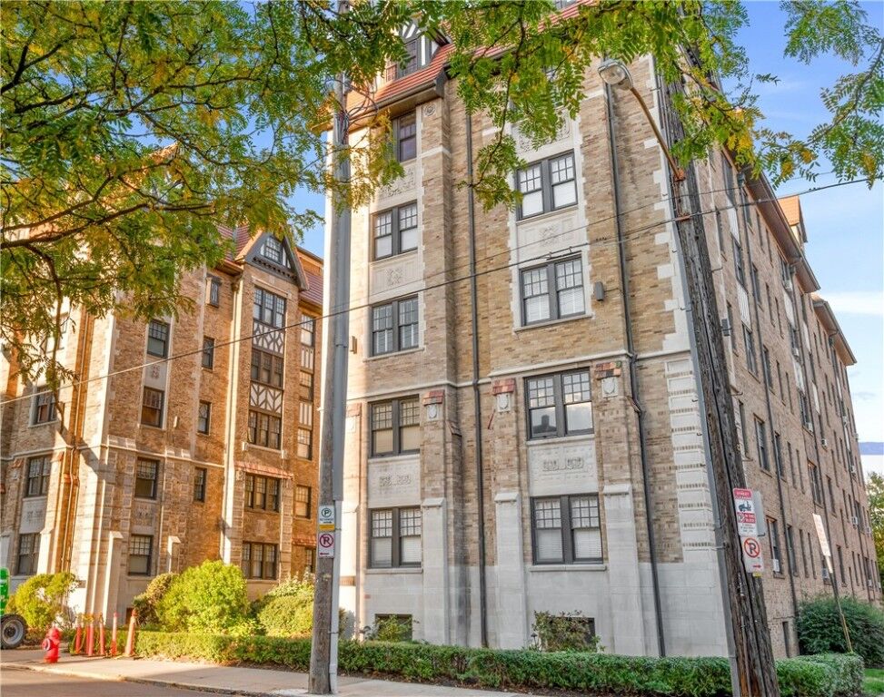 Property Photo: 166 N Dithridge St Ph5a PA 15213