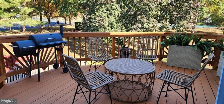 Property Photo: 2076 Bowline Loop VA 22192