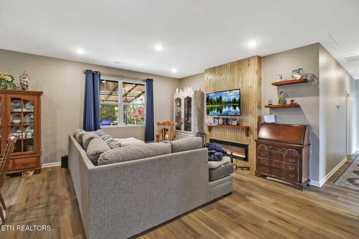 Property Photo: 2398 Nelson Way TN 38506