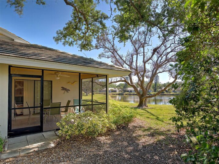Property Photo: 220 Southampton Drive 325 FL 34293