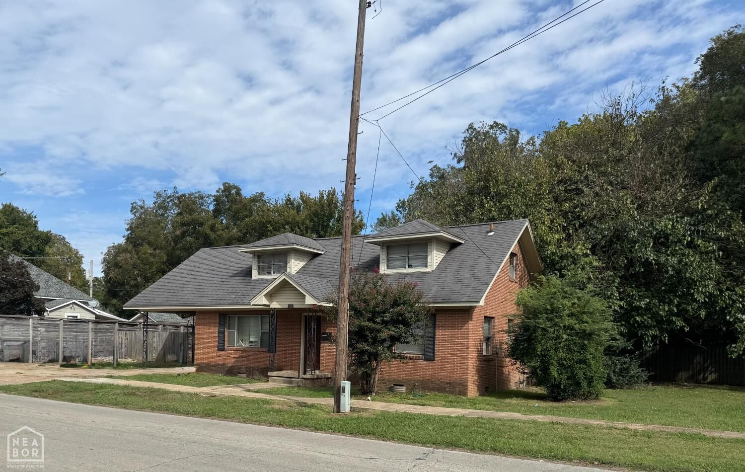 Property Photo:  814 Vine Street  AR 72401 