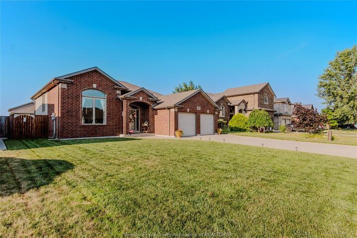 Photo de la propriété: 1429 Oakwood Avenue ON N8L 0S4