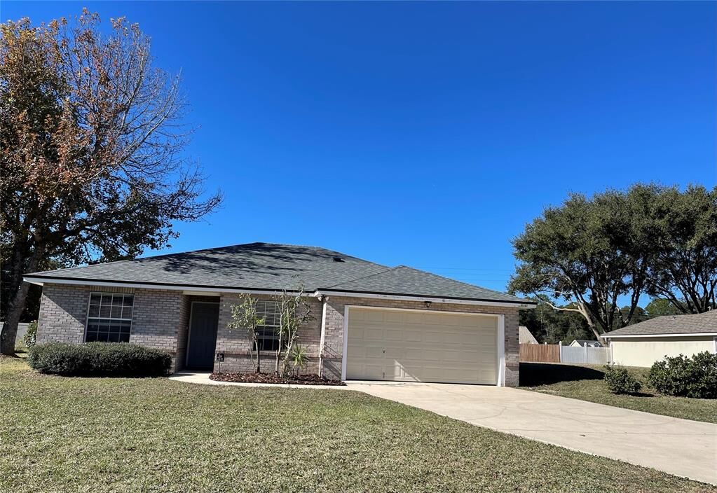 Property Photo:  95107 Twin Oaks Lane  FL 32034