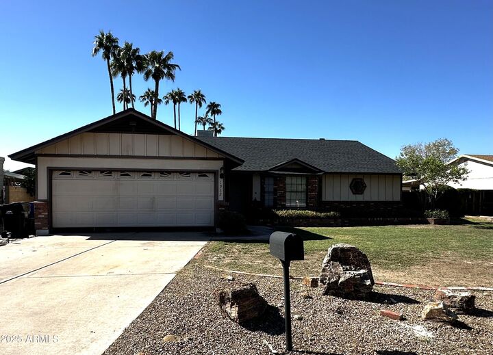 Property Photo: 1932 N Harris Drive AZ 85203