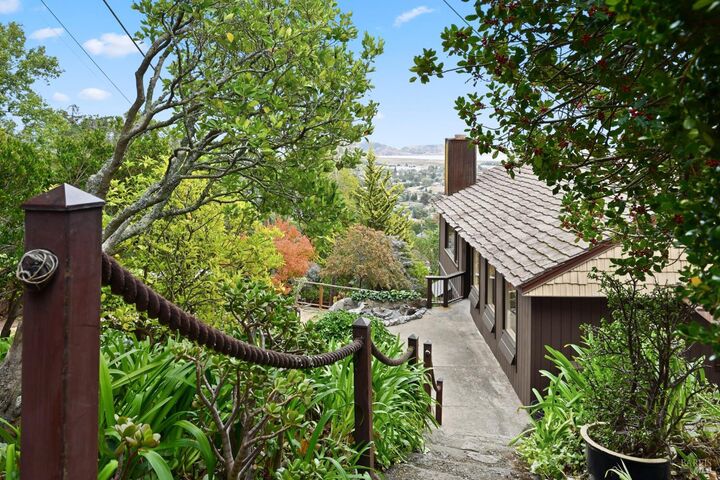 Property Photo:  666 Redwood Avenue  CA 94925