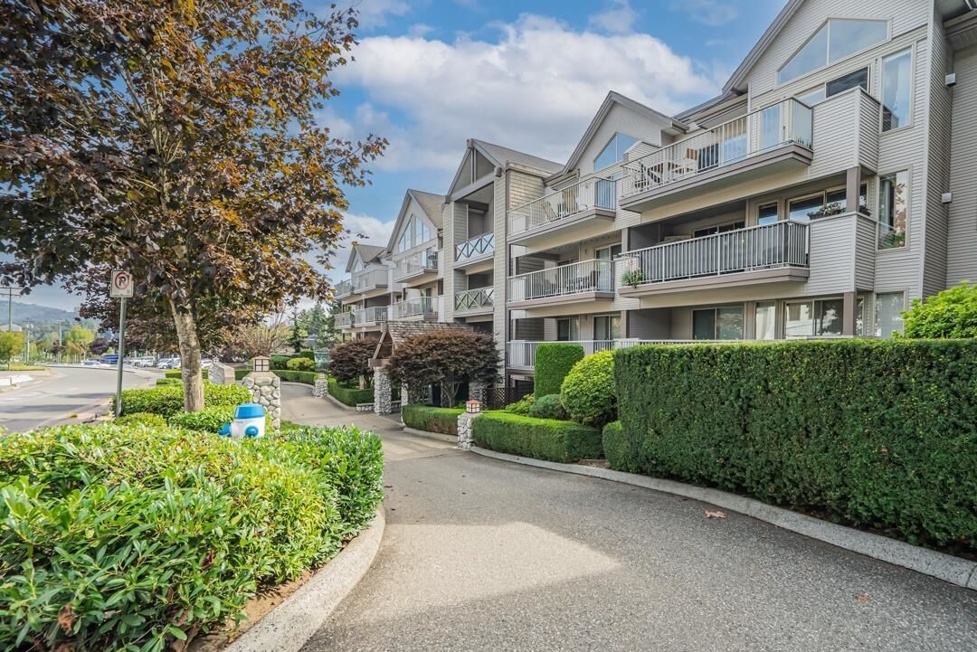 Property Photo: 33478 Roberts Avenue 313 BC V2S 8E1