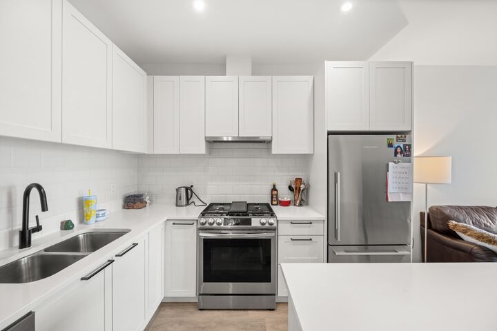 Property Photo: 5415 Brydon Crescent 424 BC V3A 0N4