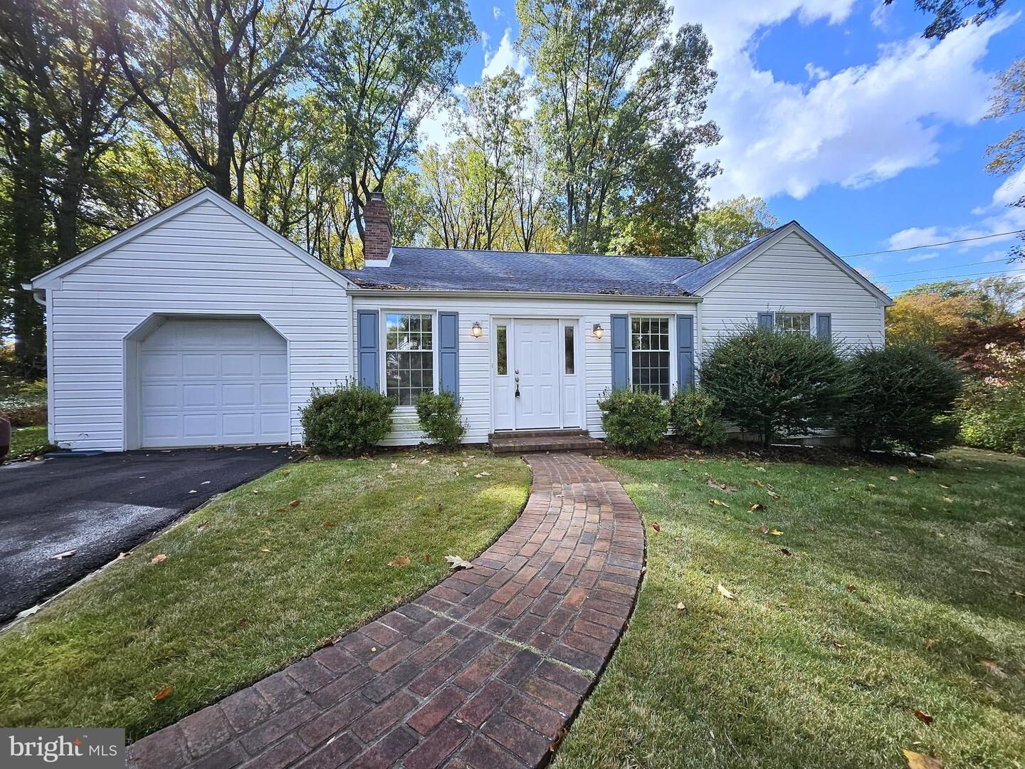 Property Photo:  260 Brae Bourn Road  PA 19006